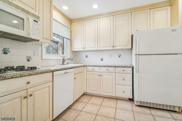 20 Archbridge Ln, Springfield Twp., NJ 07081