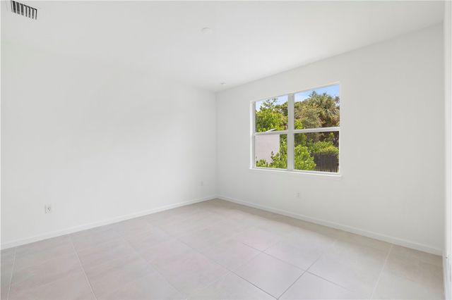 1349 Harper Way, Vero Beach, FL 32960