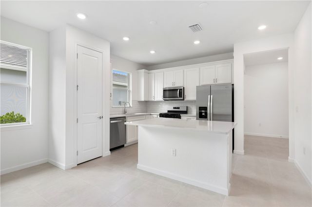 1349 Harper Way, Vero Beach, FL 32960