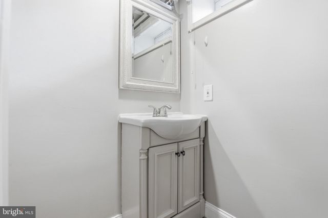 3122 NEWTON ST NE, Washington, DC 20018