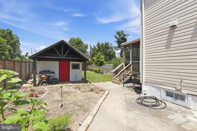 3122 NEWTON ST NE, Washington, DC 20018
