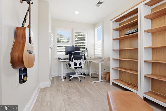 3122 NEWTON ST NE, Washington, DC 20018