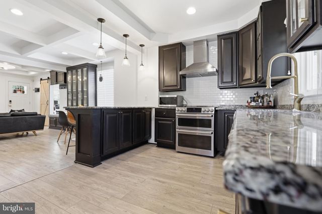 3122 NEWTON ST NE, Washington, DC 20018