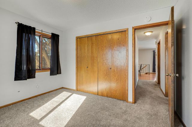 8525 Maplebrook Parkway N, Brooklyn Park, MN 55445