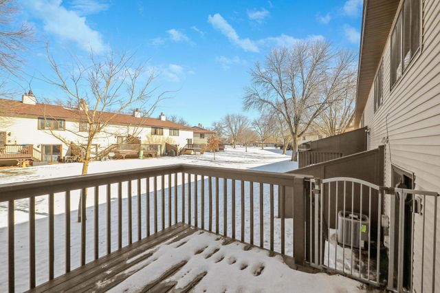 8525 Maplebrook Parkway N, Brooklyn Park, MN 55445