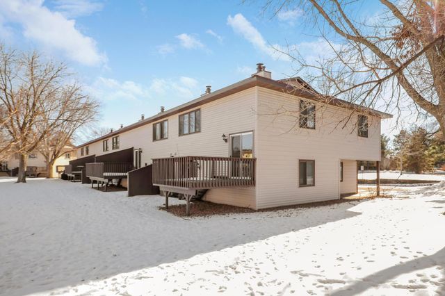 8525 Maplebrook Parkway N, Brooklyn Park, MN 55445