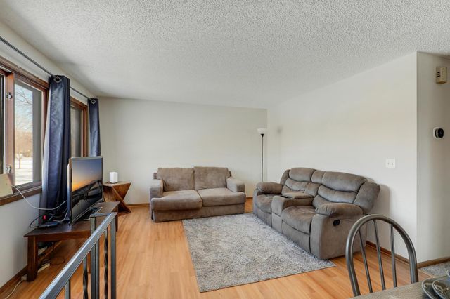 8525 Maplebrook Parkway N, Brooklyn Park, MN 55445