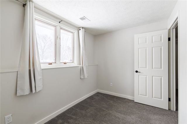 45 Huntington Pkwy Parkway, Hamlin, NY 14464