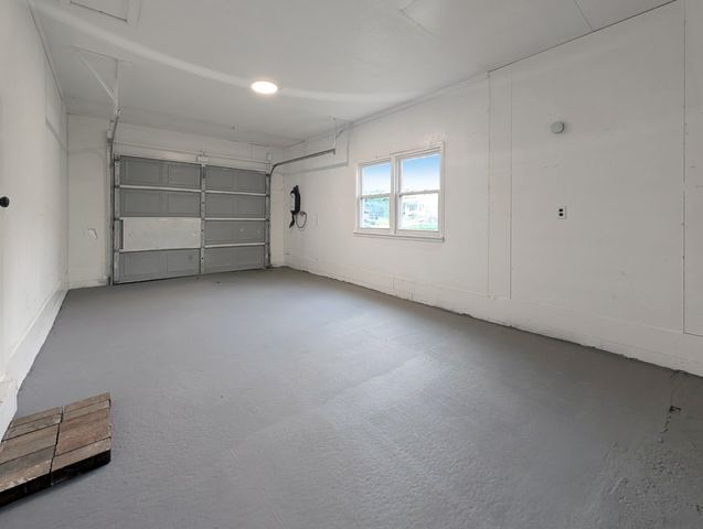 1410 Thomas Street, Redfield, IA 50233