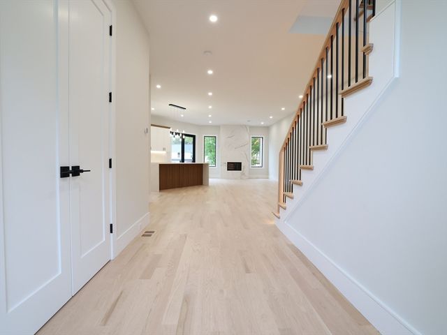 18 Josselyn Pl 18, Newton, MA 02461