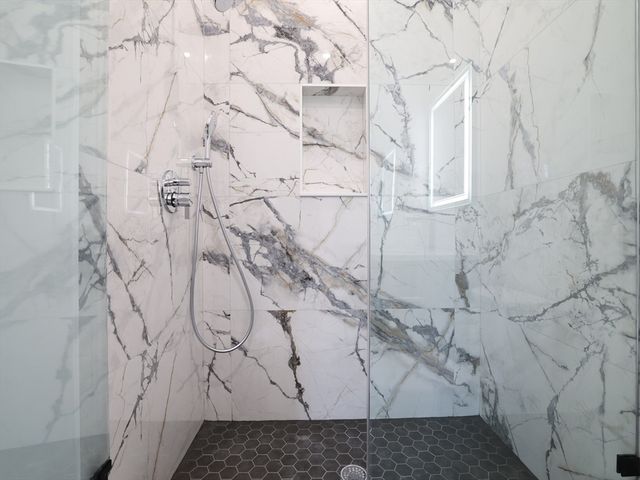 18 Josselyn Pl 18, Newton, MA 02461