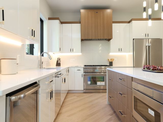 18 Josselyn Pl 18, Newton, MA 02461