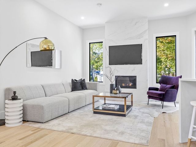 18 Josselyn Pl 18, Newton, MA 02461