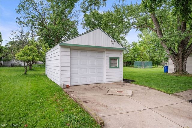4353 W 182nd Street, Cleveland, OH 44135