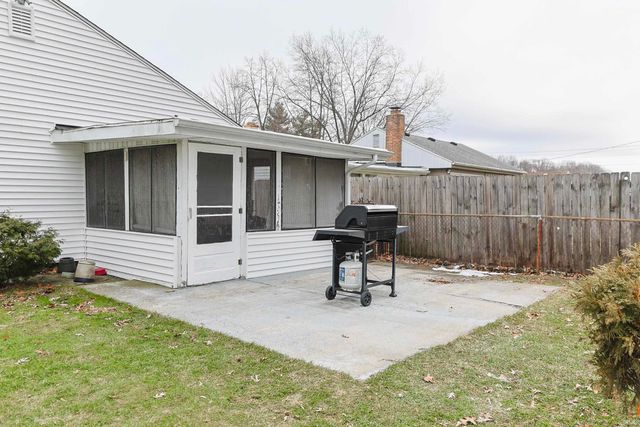 403 Manchester Drive, South Bend, IN 46615