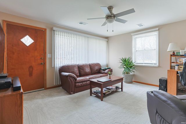 403 Manchester Drive, South Bend, IN 46615