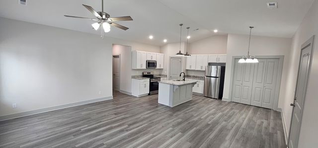 2901 S Bunker Hill Ct, Wichita, KS 67210