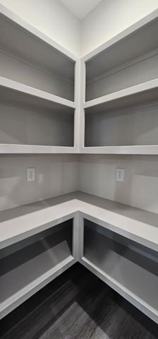 2901 S Bunker Hill Ct, Wichita, KS 67210