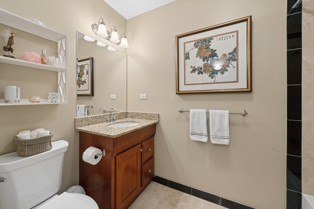 1321 W Winnemac Avenue 2E, Chicago, IL 60640