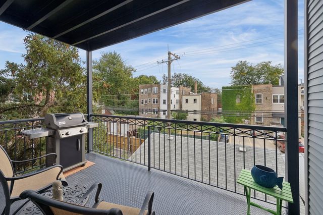 1321 W Winnemac Avenue 2E, Chicago, IL 60640