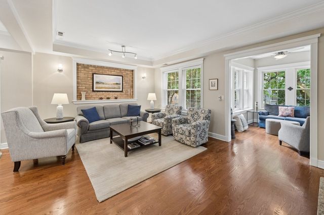 1321 W Winnemac Avenue 2E, Chicago, IL 60640