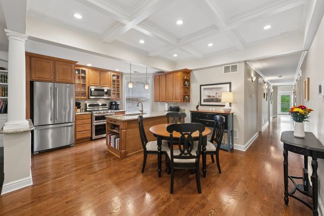 1321 W Winnemac Avenue 2E, Chicago, IL 60640