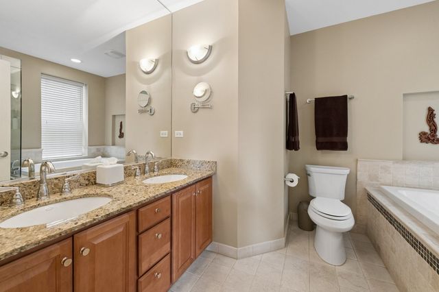1321 W Winnemac Avenue 2E, Chicago, IL 60640