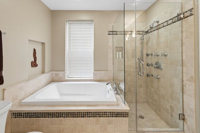 1321 W Winnemac Avenue 2E, Chicago, IL 60640