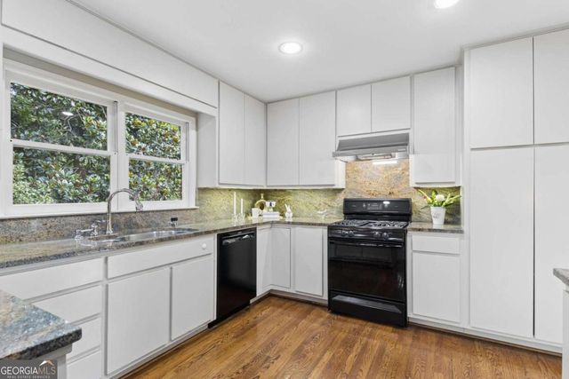 440 Greenlaurel Drive, Sandy Springs, GA 30342