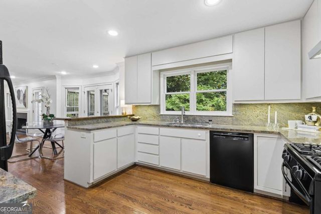440 Greenlaurel Drive, Sandy Springs, GA 30342