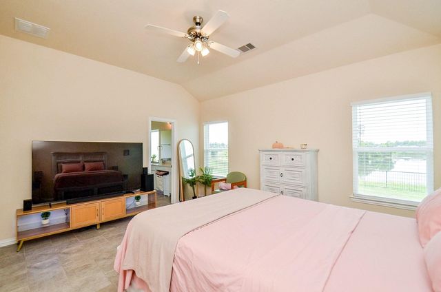 279 Shoreview Drive, Conroe, TX 77303