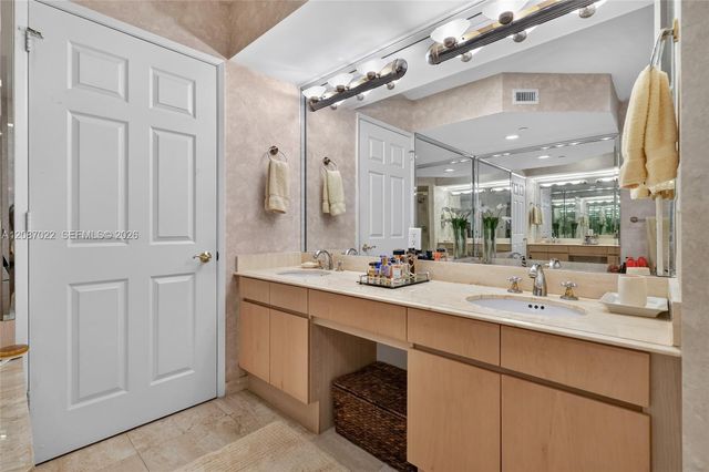 18671 Collins Avenue 2501, Sunny Isles Beach, FL 33160