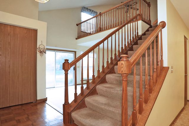 865 N Shady Oaks Drive, Elgin, IL 60120