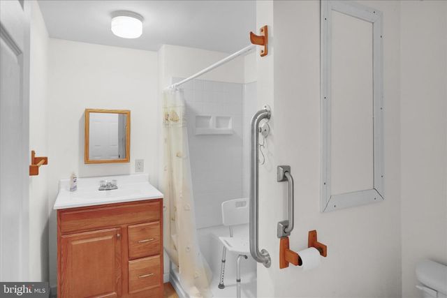512 W NICHOLAS ST, Frackville, PA 17931