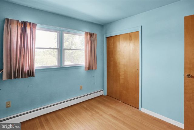 512 W NICHOLAS ST, Frackville, PA 17931