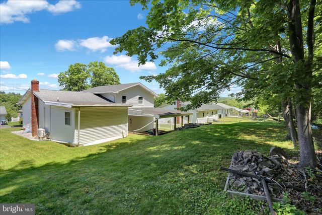 512 W NICHOLAS ST, Frackville, PA 17931