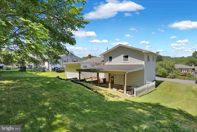 512 W NICHOLAS ST, Frackville, PA 17931