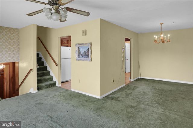 512 W NICHOLAS ST, Frackville, PA 17931