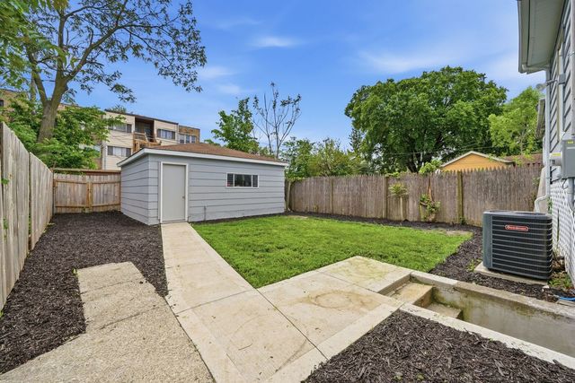 10747 S Forest Avenue, Chicago, IL 60628