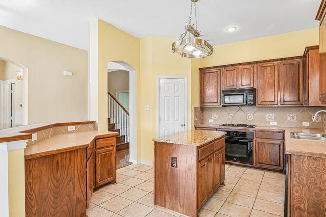 3818 Cemetery Hill Road, Carrollton, TX 75007