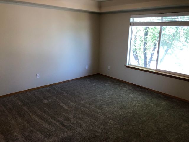 1556 SW Reindeer Avenue, Redmond, OR 97756