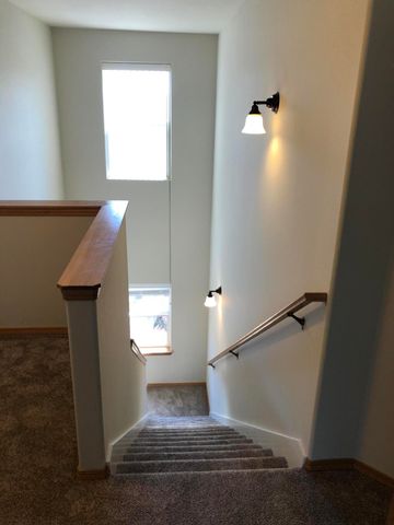 1556 SW Reindeer Avenue, Redmond, OR 97756