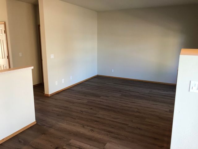 1556 SW Reindeer Avenue, Redmond, OR 97756