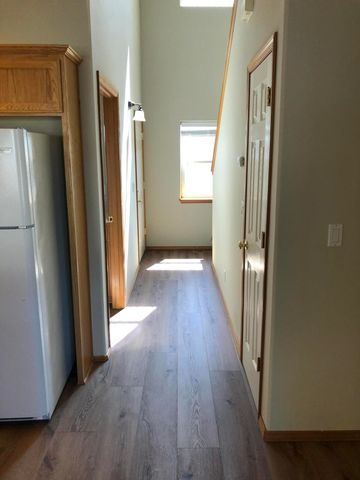 1556 SW Reindeer Avenue, Redmond, OR 97756