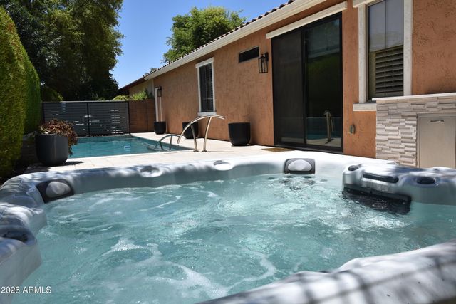 963 S COLONIAL Drive, Gilbert, AZ 85296