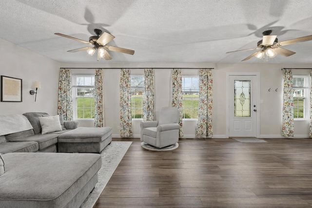 633 Pleasant Hill Drive, Harrodsburg, KY 40330