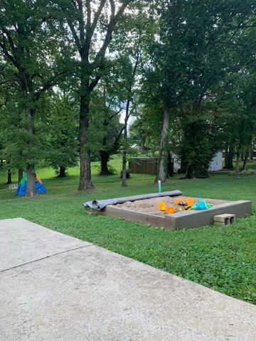 633 Pleasant Hill Drive, Harrodsburg, KY 40330