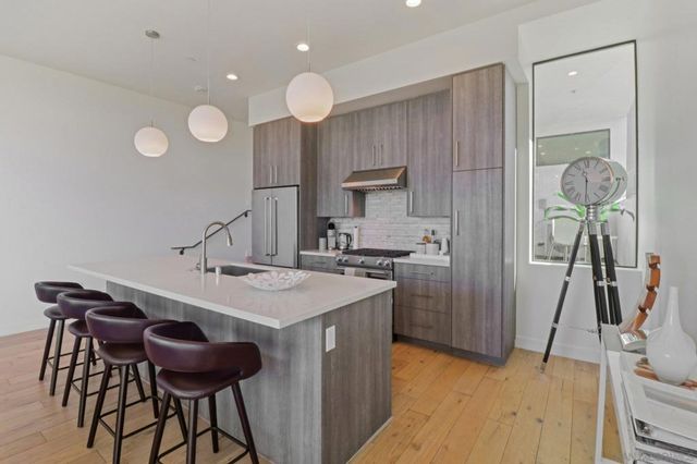 2355 Front St, San Diego, CA 92101