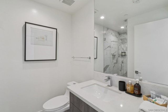 2355 Front St, San Diego, CA 92101