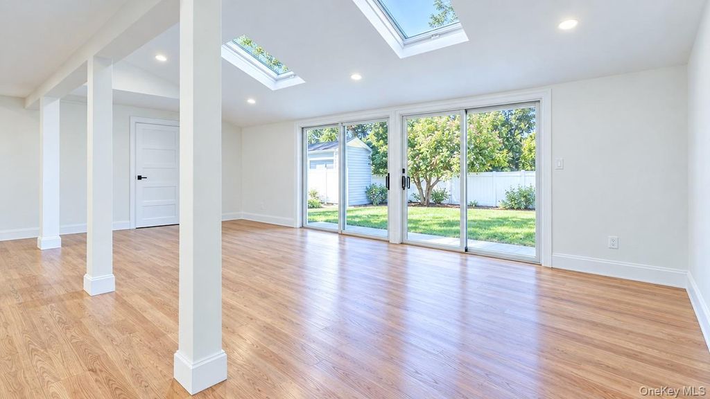 15 Coachman Lane, Levittown, NY 11756 — photo 5